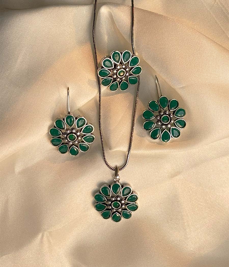 Emerald Blossom Pendant Set