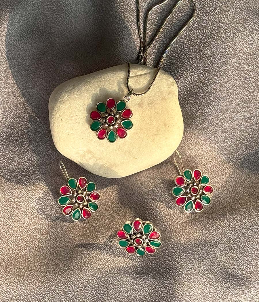 Crimson & Ivy Blossom Pendant Set