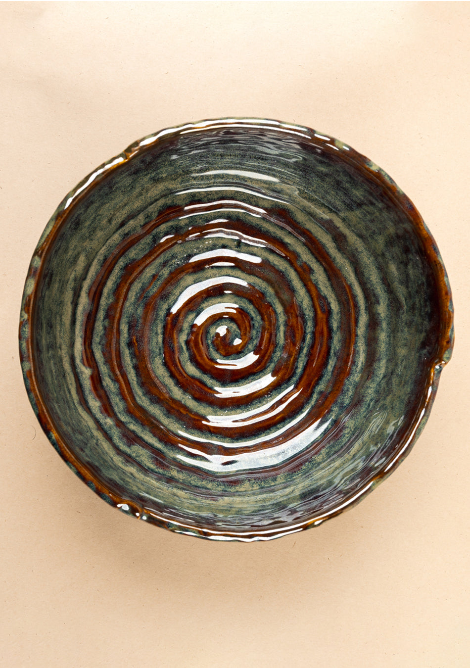 Auburn Glisten Seashell Serving Bowl (large)