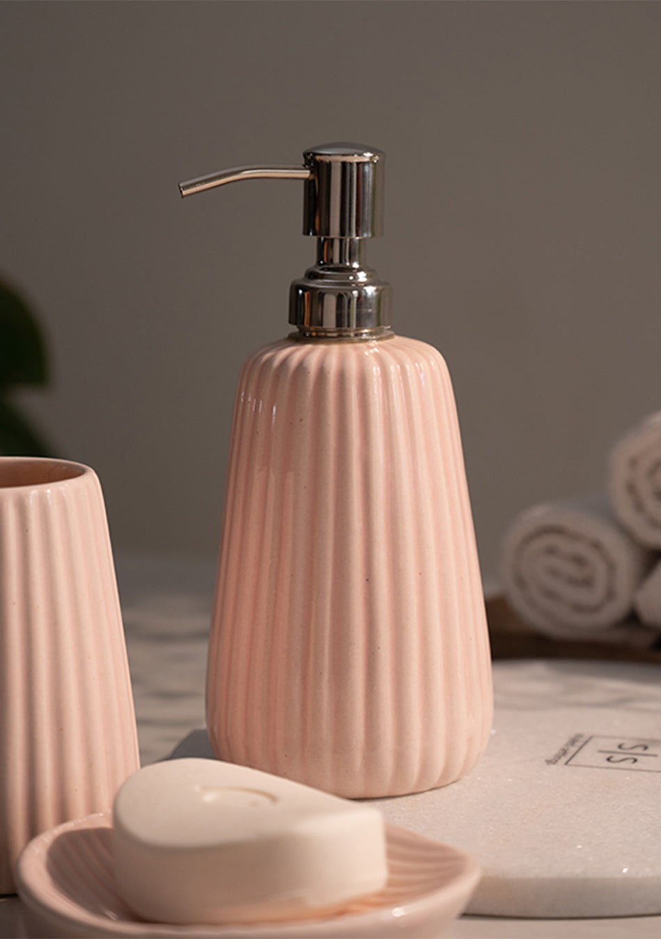 Rose Bathroom Set