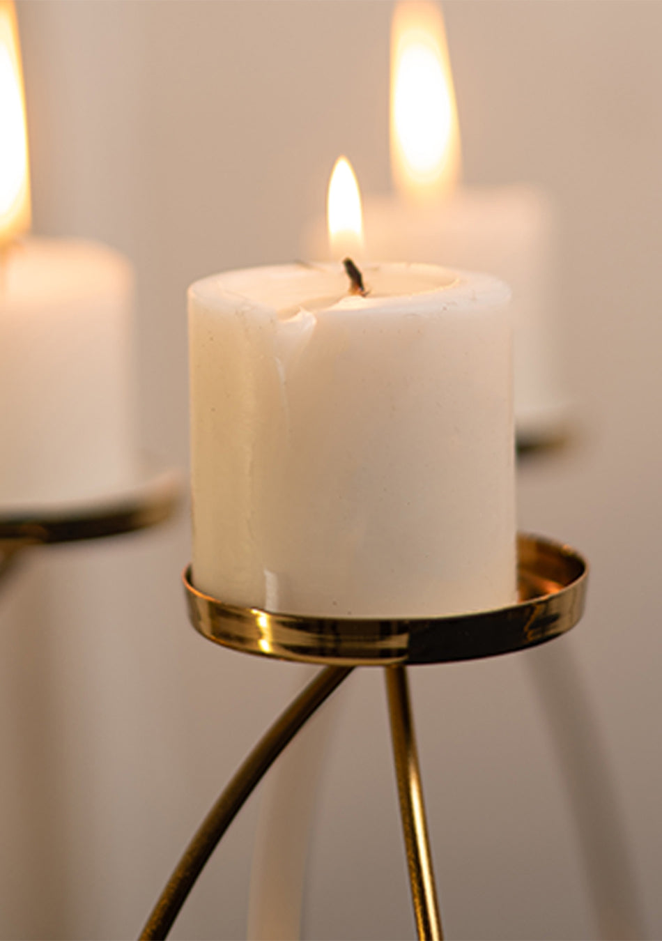 GOLD LOTUS CANDLE STAND