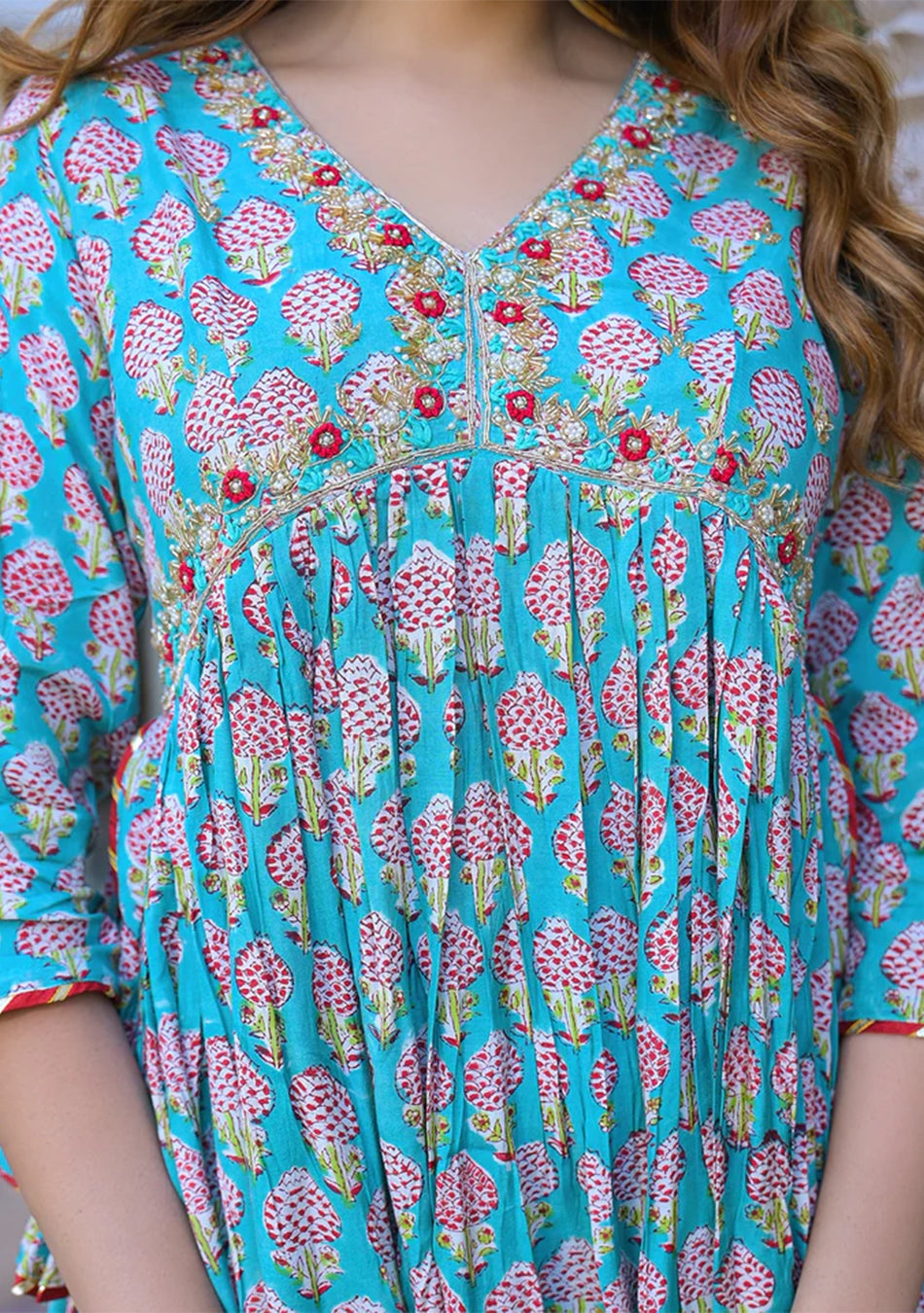 Turquoise blue Floral Muslin Printed Kurta Pand with Dupatta
