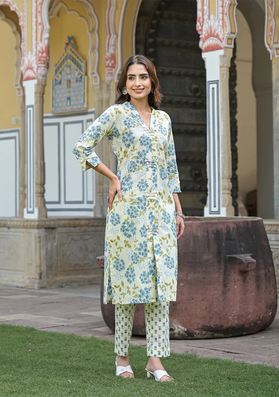 Green Floral Print Pure Cotton Straight Kurta with Trouser