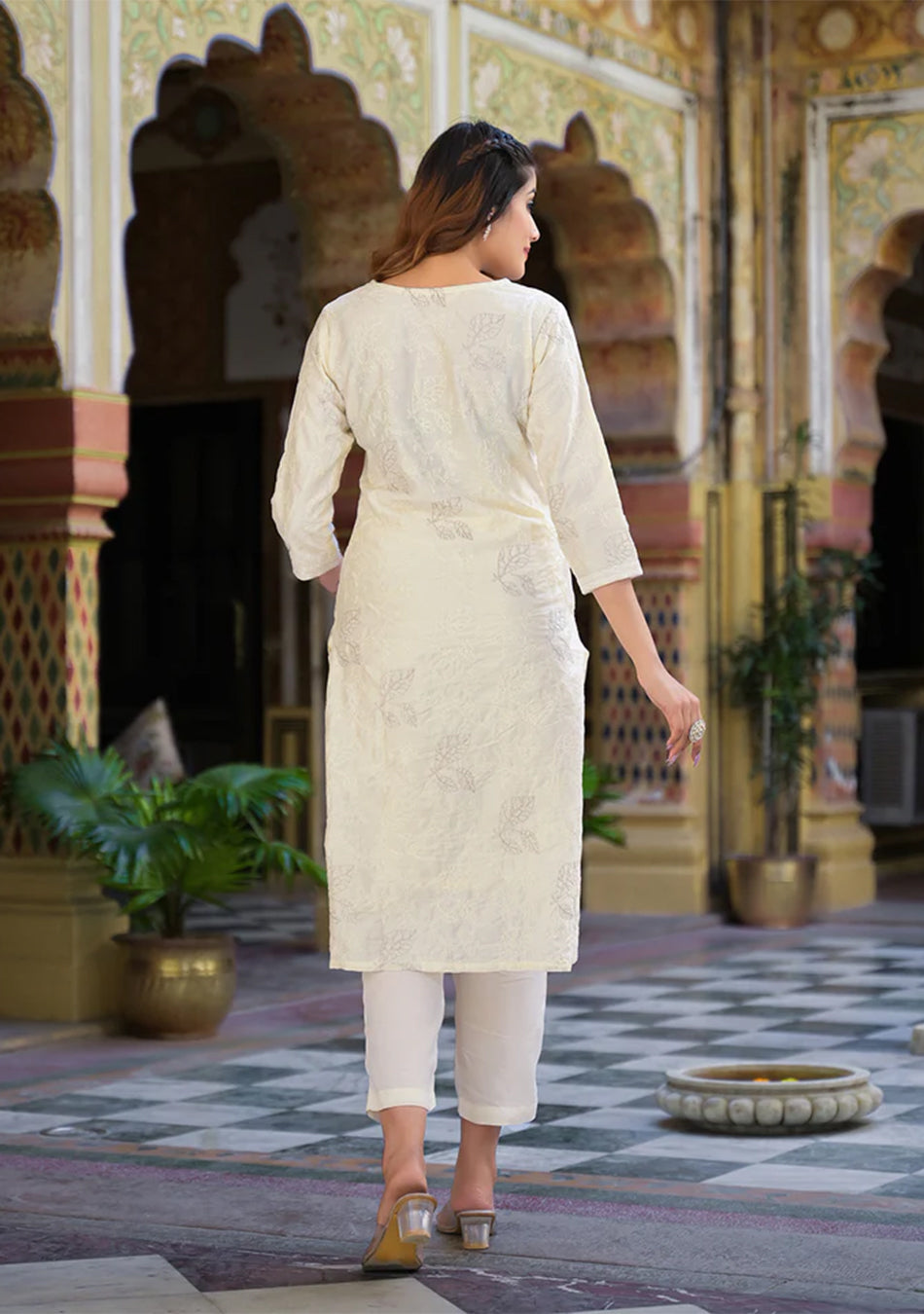 Cream Solid Chanderi Silk kurta Pant With Dupatta