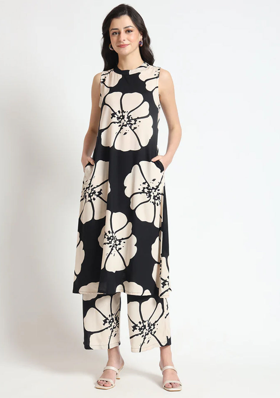 Black Floral Print Rayon Sleeveless Kurta with Pant