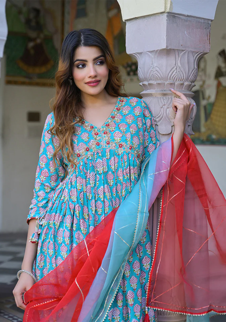 Turquoise blue Floral Muslin Printed Kurta Pand with Dupatta