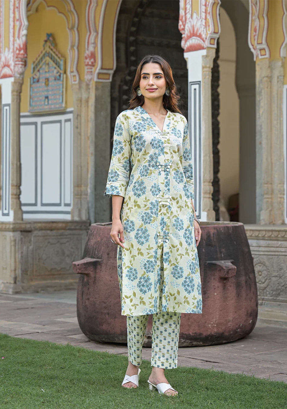 Green Floral Print Pure Cotton Straight Kurta with Trouser