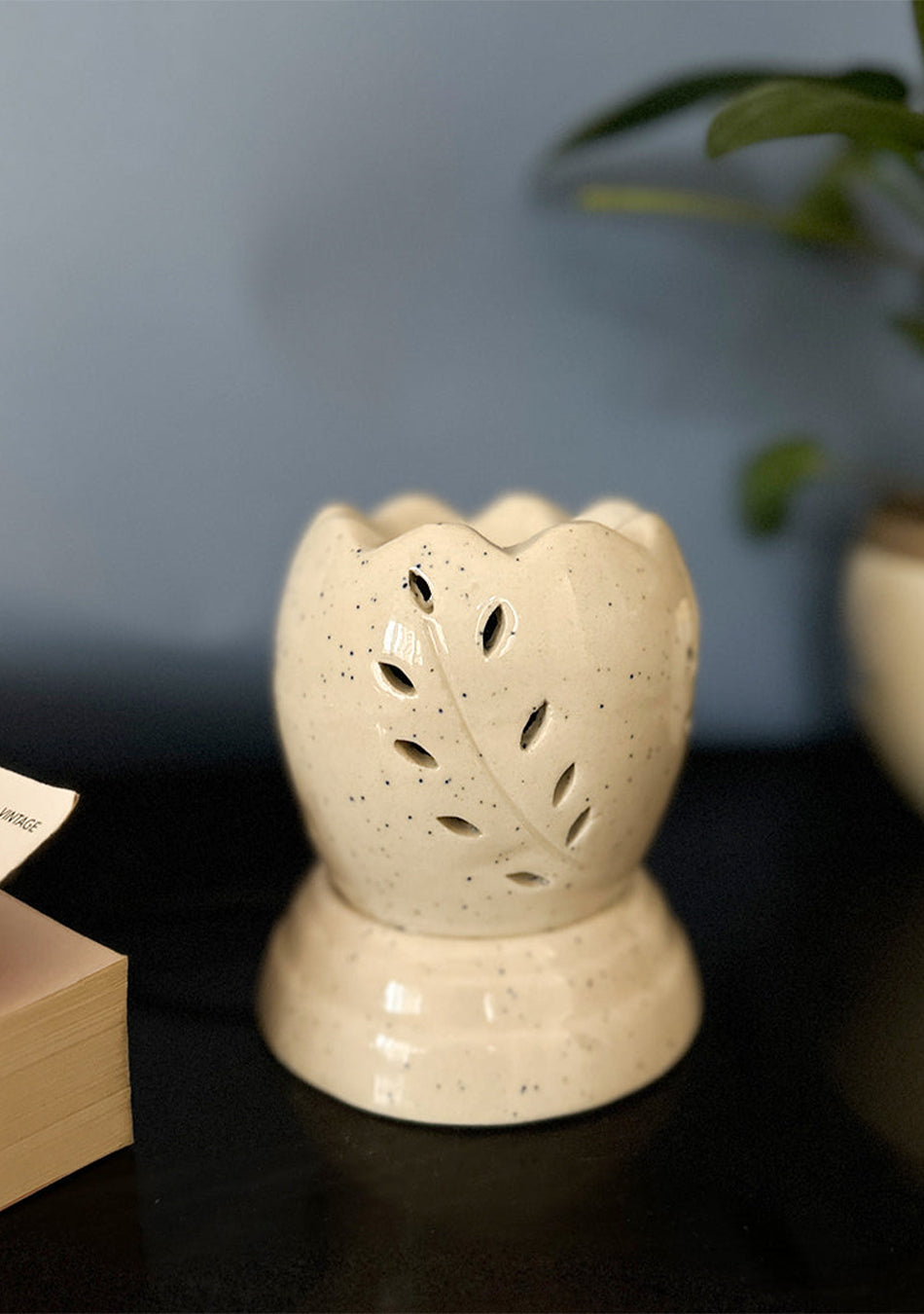Ivory Leaf Ceramic Diffuser