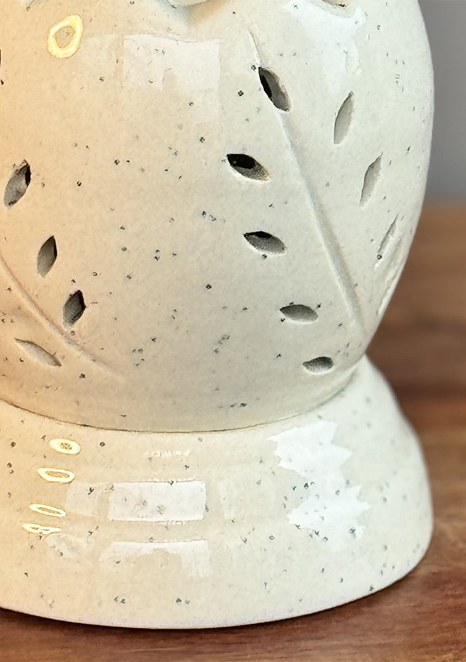 Ivory Leaf Ceramic Diffuser