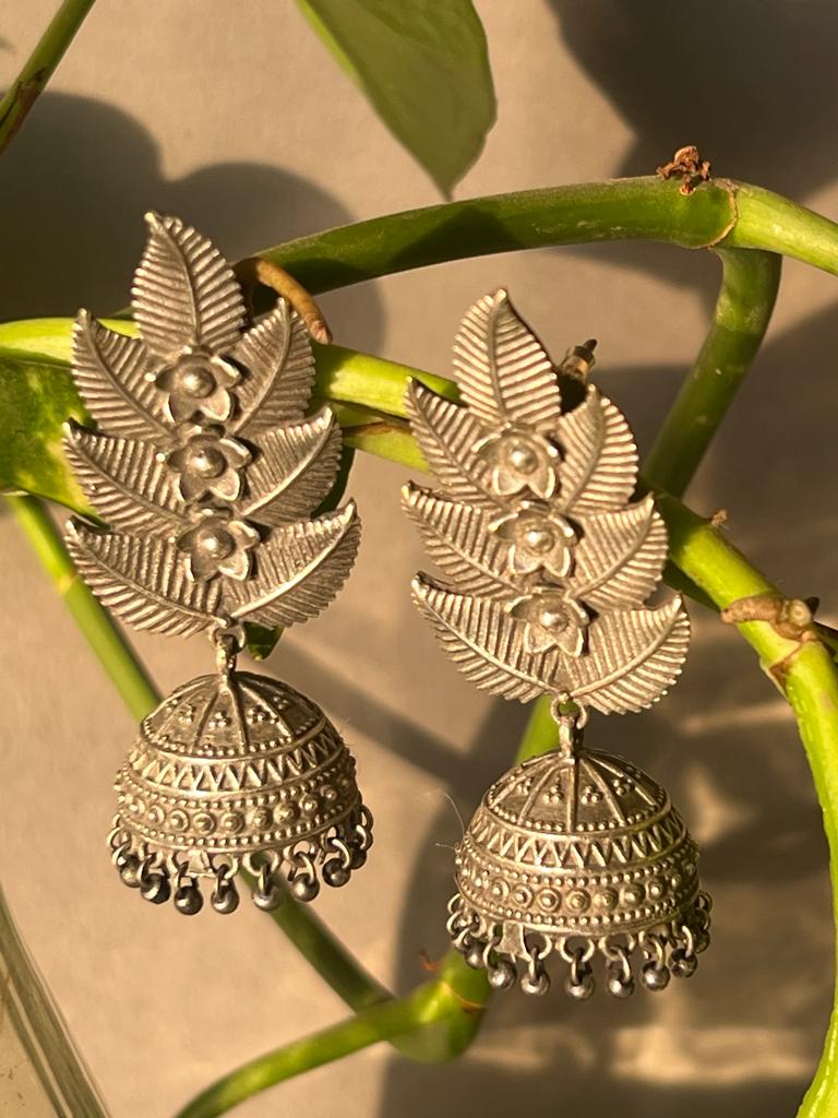Leaf Pattern Jhumkas