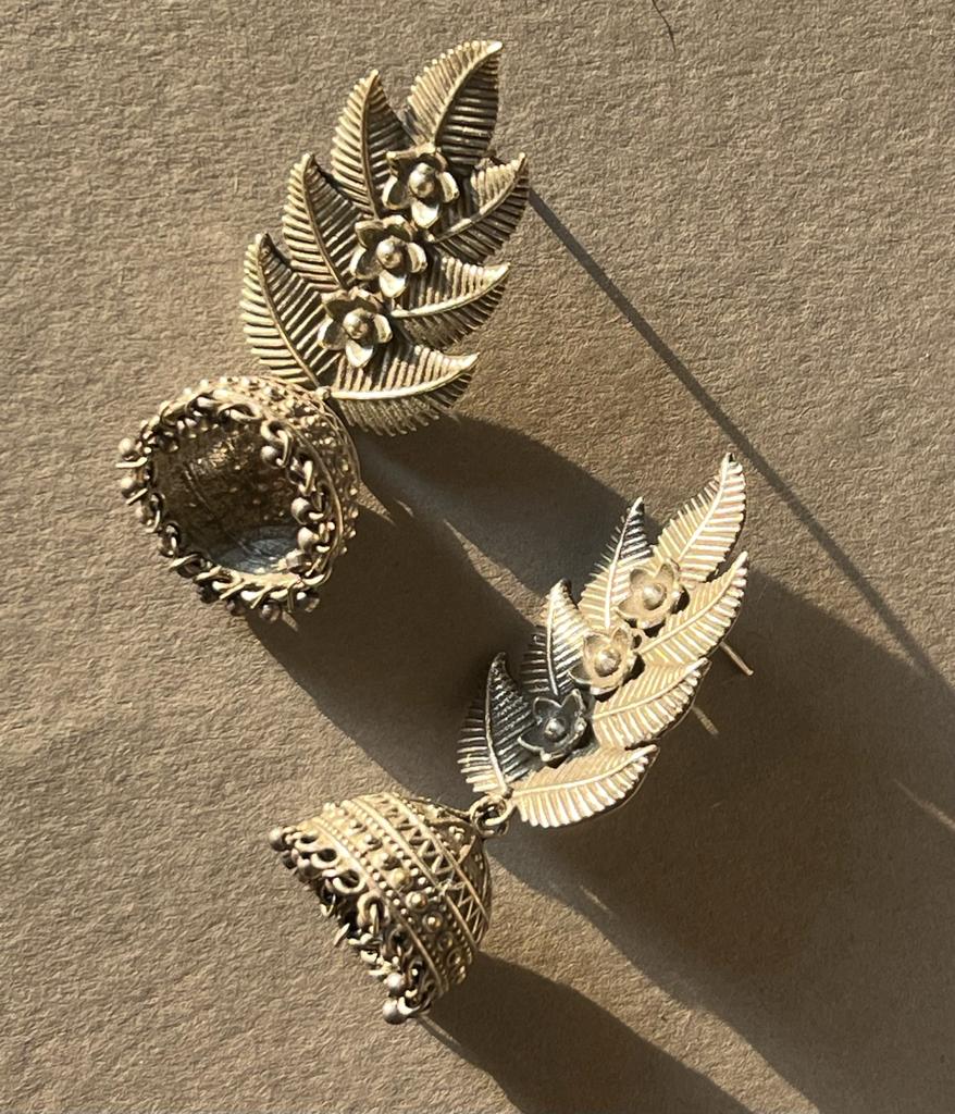 Leaf Pattern Jhumkas