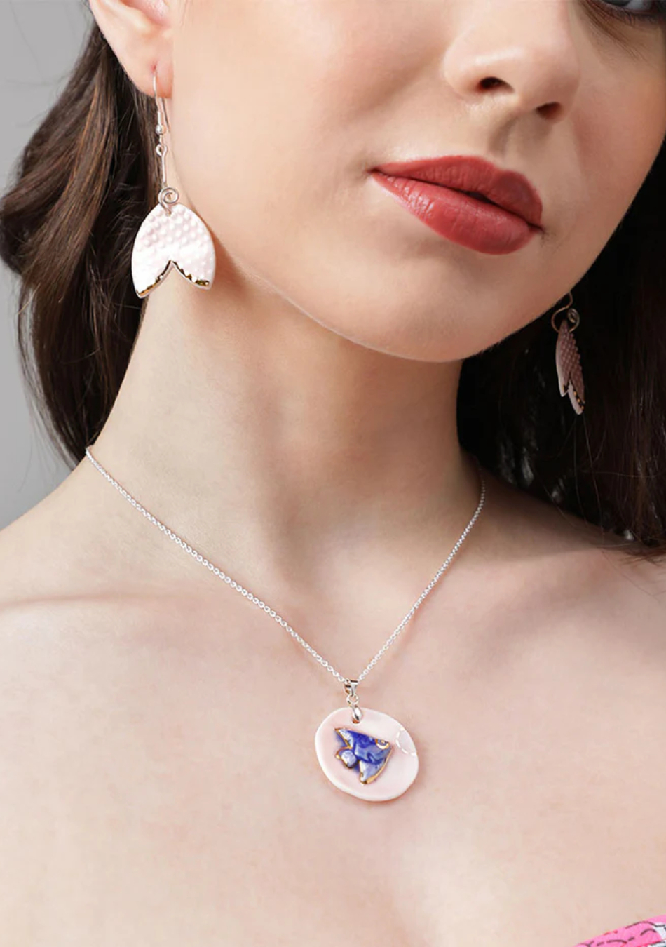 Rosy Fin Earring and Pendant Set