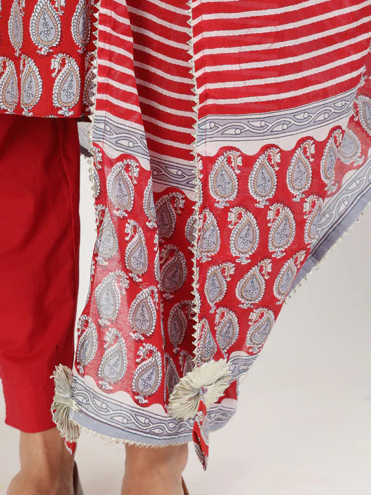Maroon Paisley Print Cotton Kurta pants with Dupatta set
