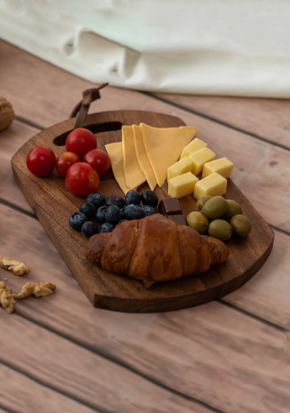 Serene Chopping/Cheese Board