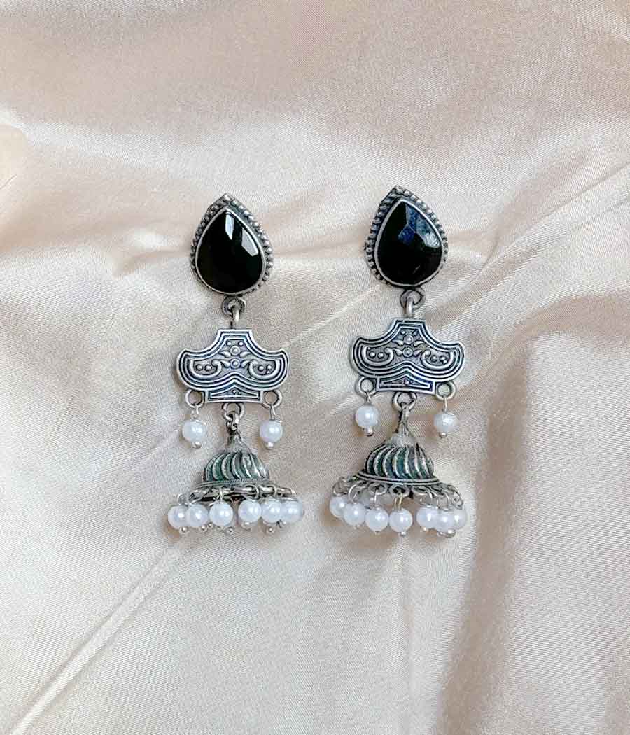 Charcoal Gem Pearl Cascade Dangler