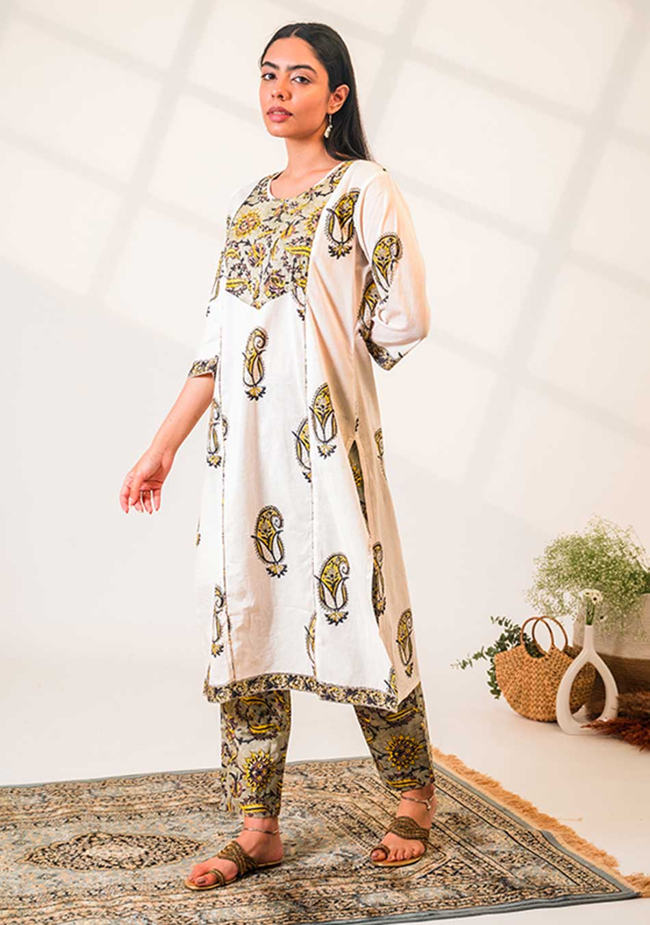 Hand-Block Printed Paisley Pattern White Kurta & Pant Set