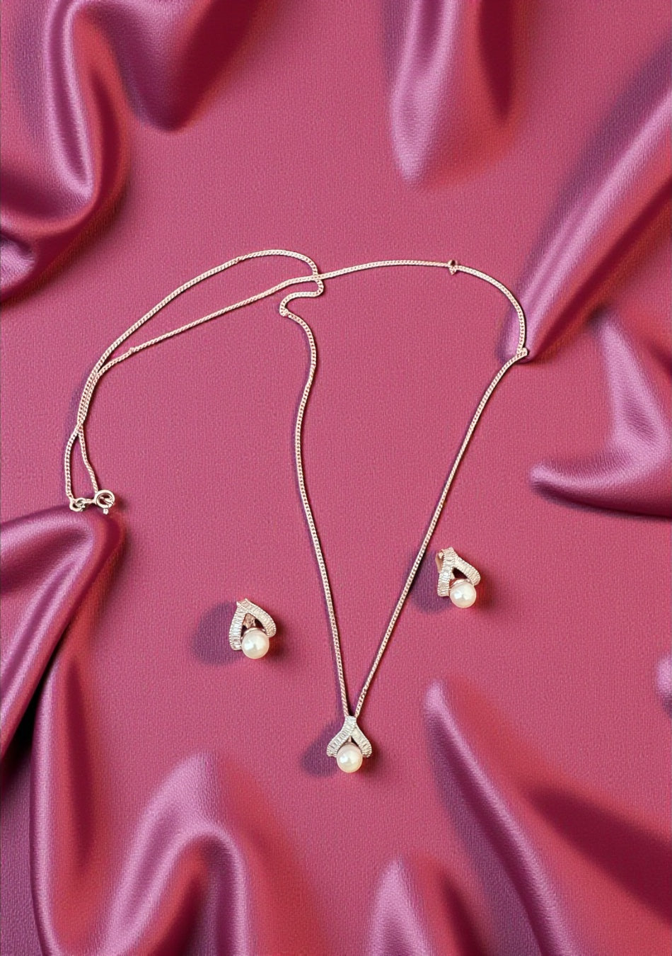 Snow Pearl Elegance Pendant Set