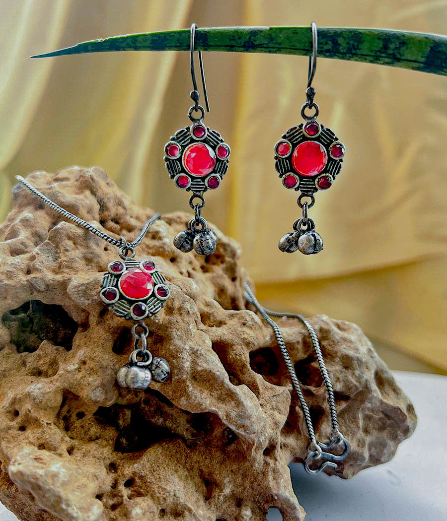 Vibrant Earrings and Peandant Set