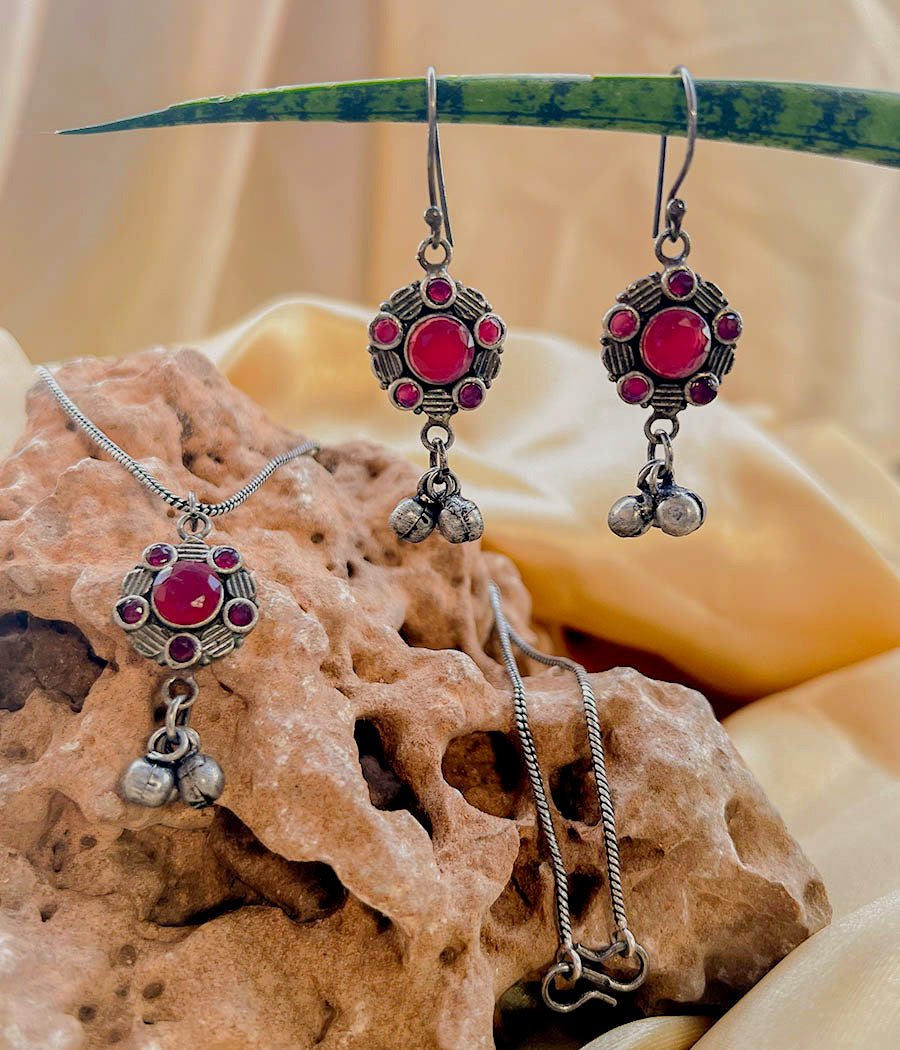 Vibrant Earrings and Peandant Set