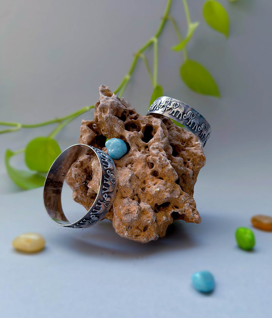 Beautiful Elephant crafted Chunky Bangle