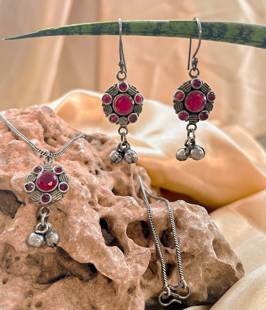 Vibrant Earrings and Peandant Set