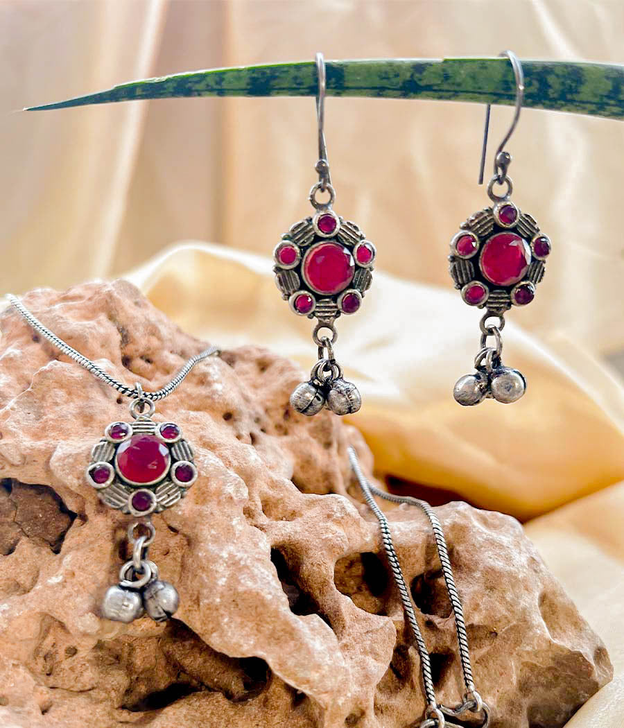 Vibrant Earrings and Peandant Set