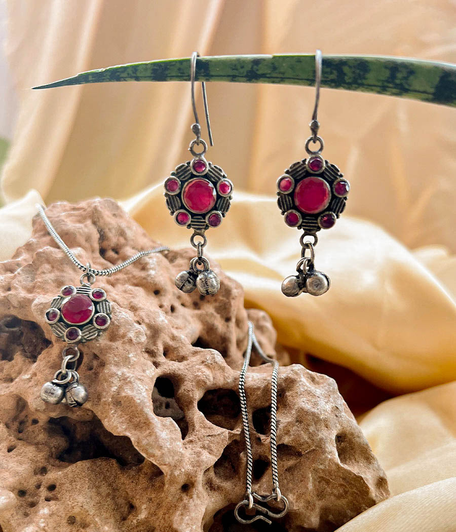 Vibrant Earrings and Peandant Set