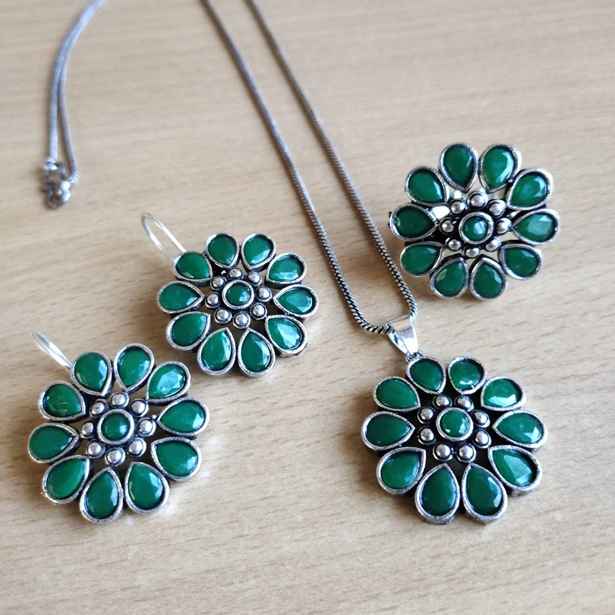 Emerald Blossom Pendant Set