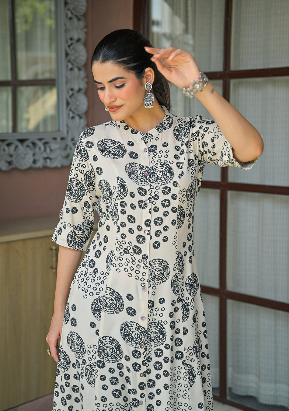 Ivory Noir Abstract Motif Kurta
