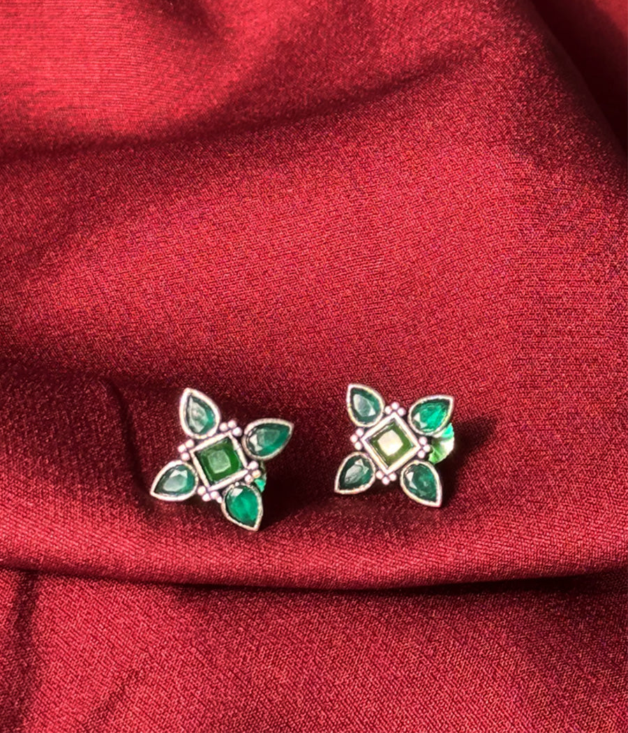 VERDE PETAL STUD EARRINGS