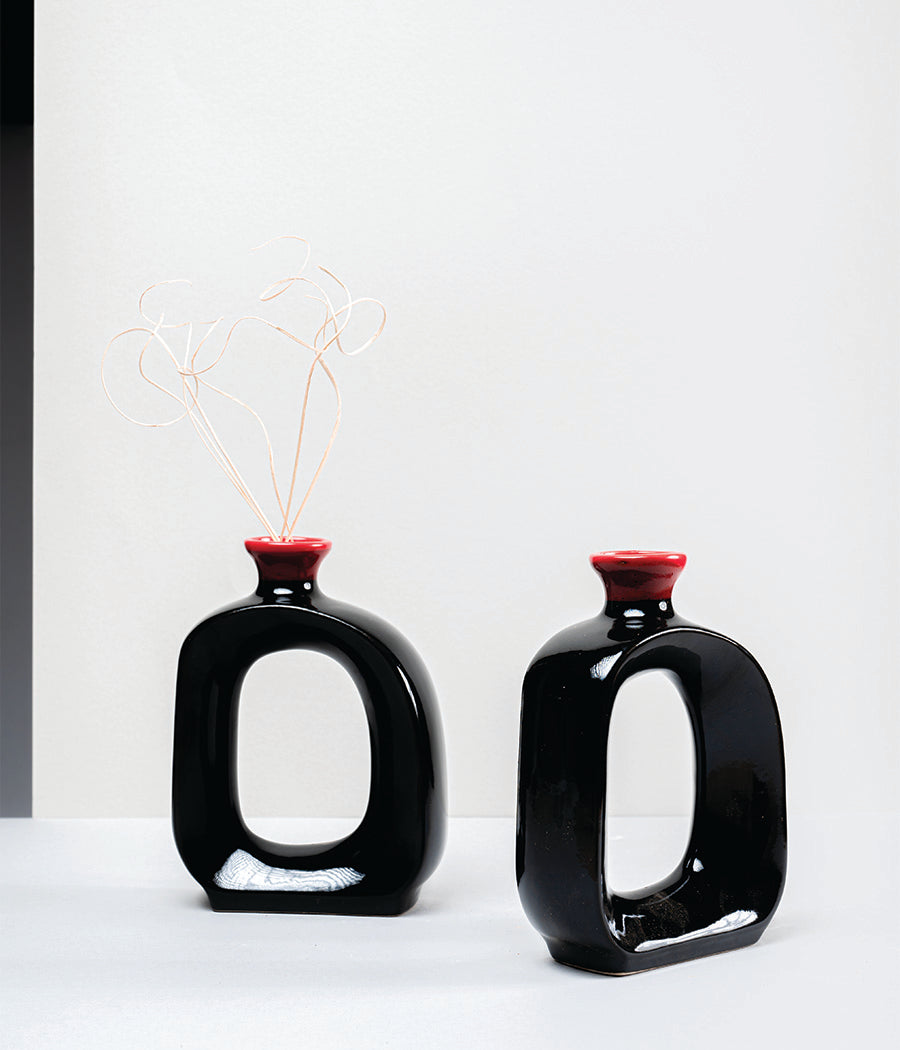 Dense Black Vase Set