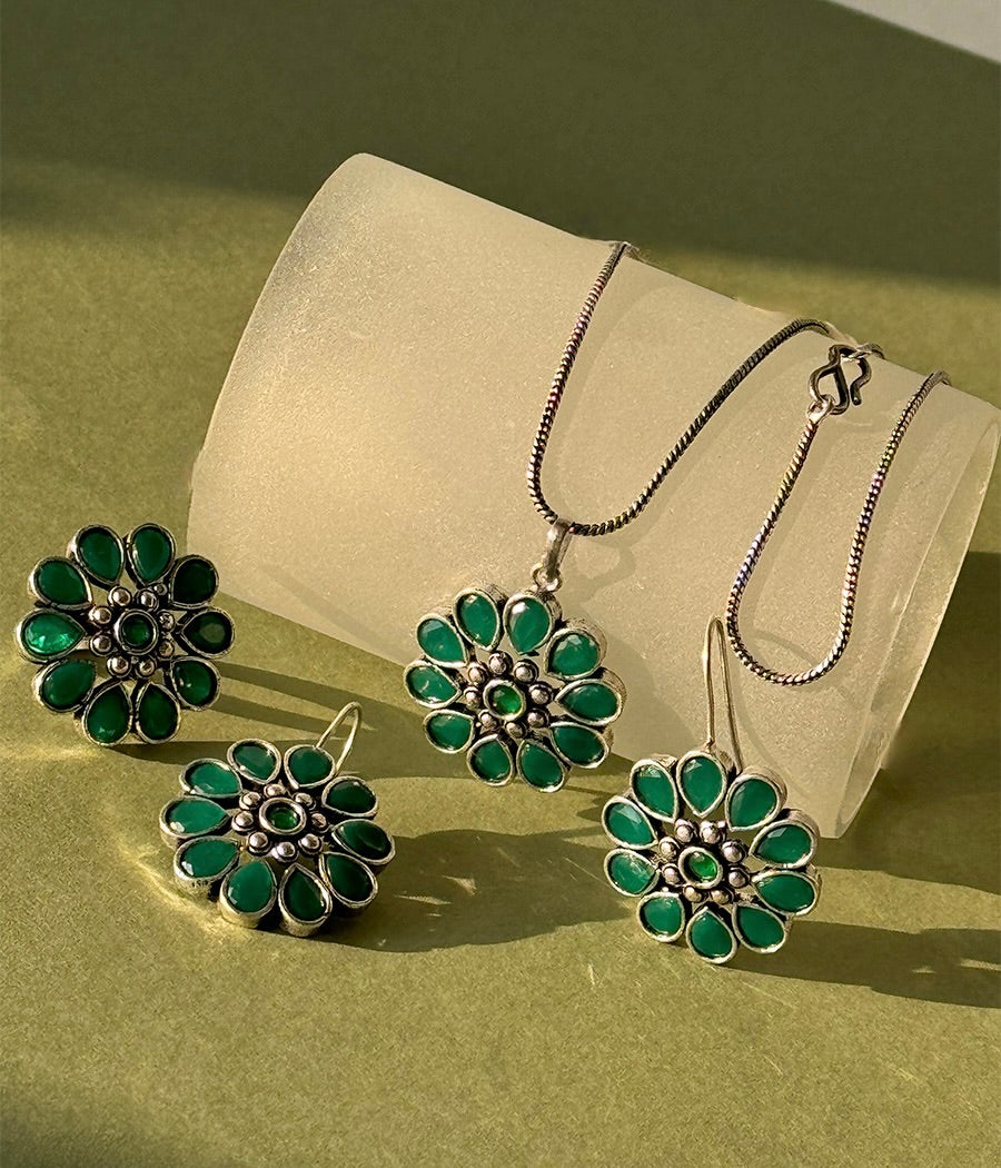 Emerald Blossom Pendant Set