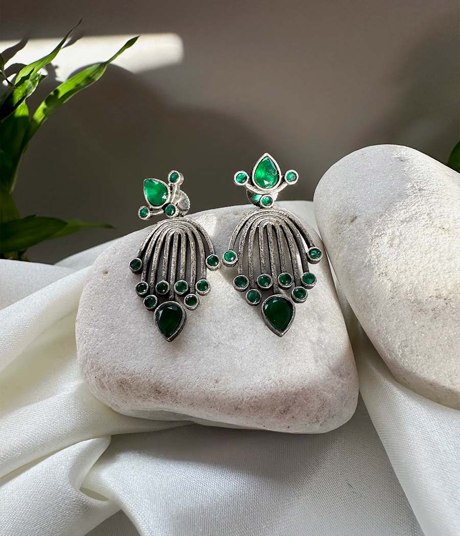 FULLY GREEN FROST RADIANCE STUDS
