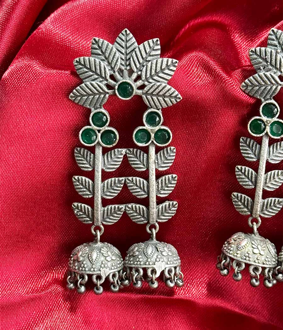 JADE LEAFY ELEGANCE DANGLER