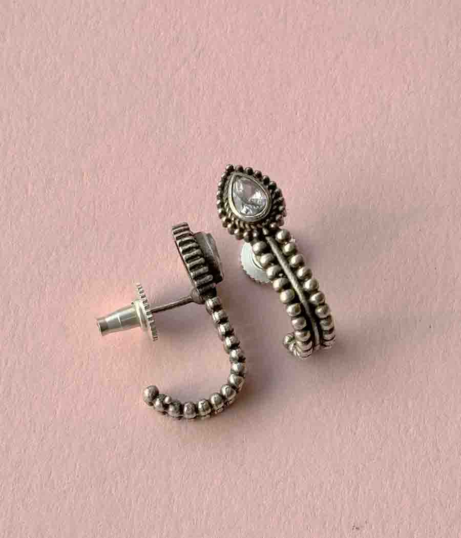 Snowy Hug Studs