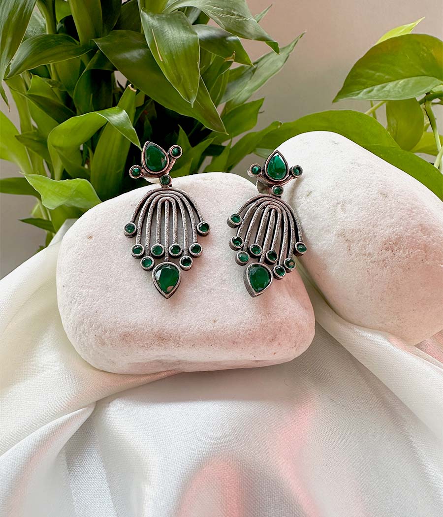 FULLY GREEN FROST RADIANCE STUDS