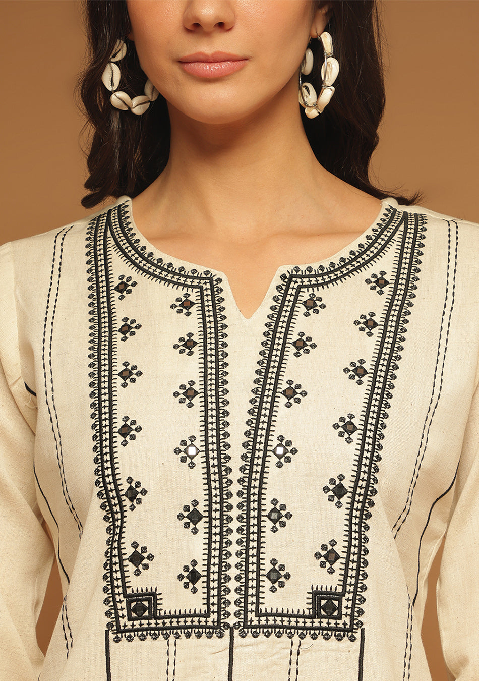 Linear Bloom Top