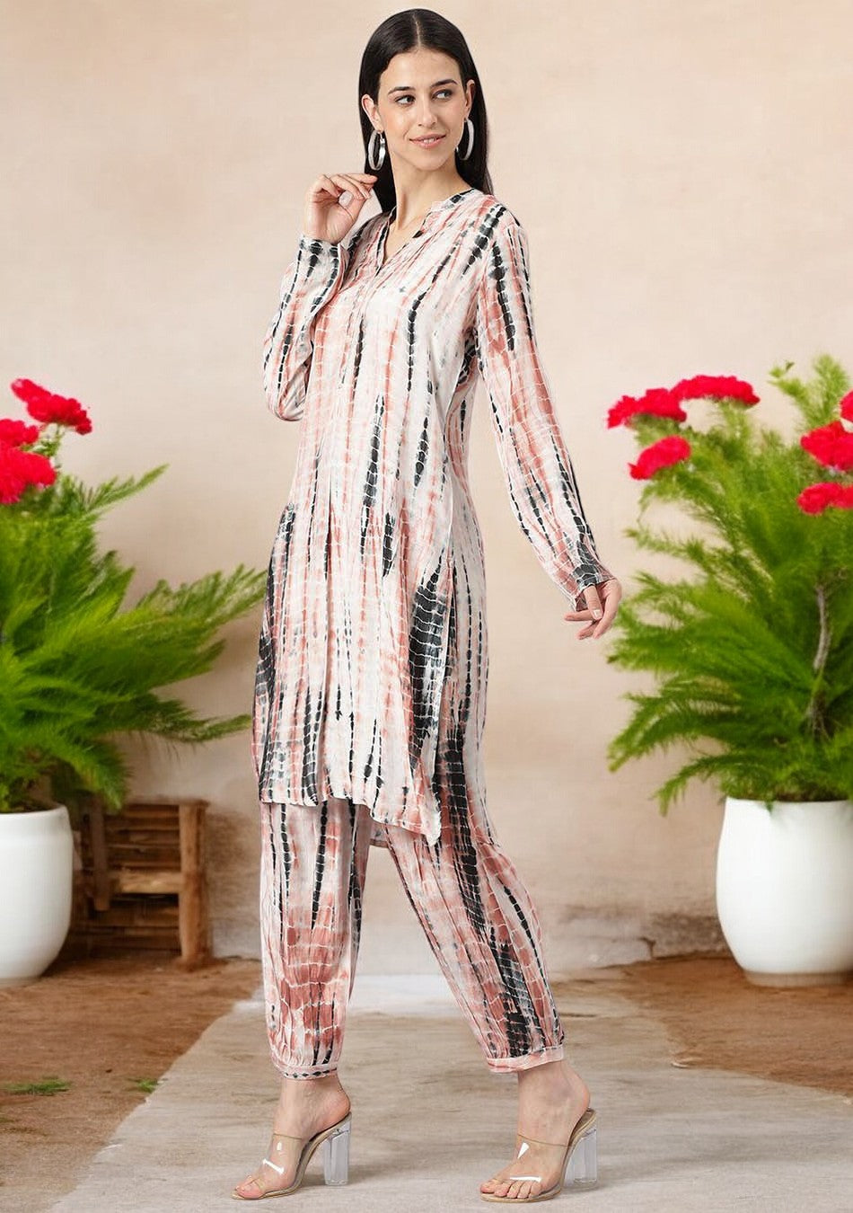 Cream Muslin Tie and Dye Kurta with Ham Cuffed Pant Set
