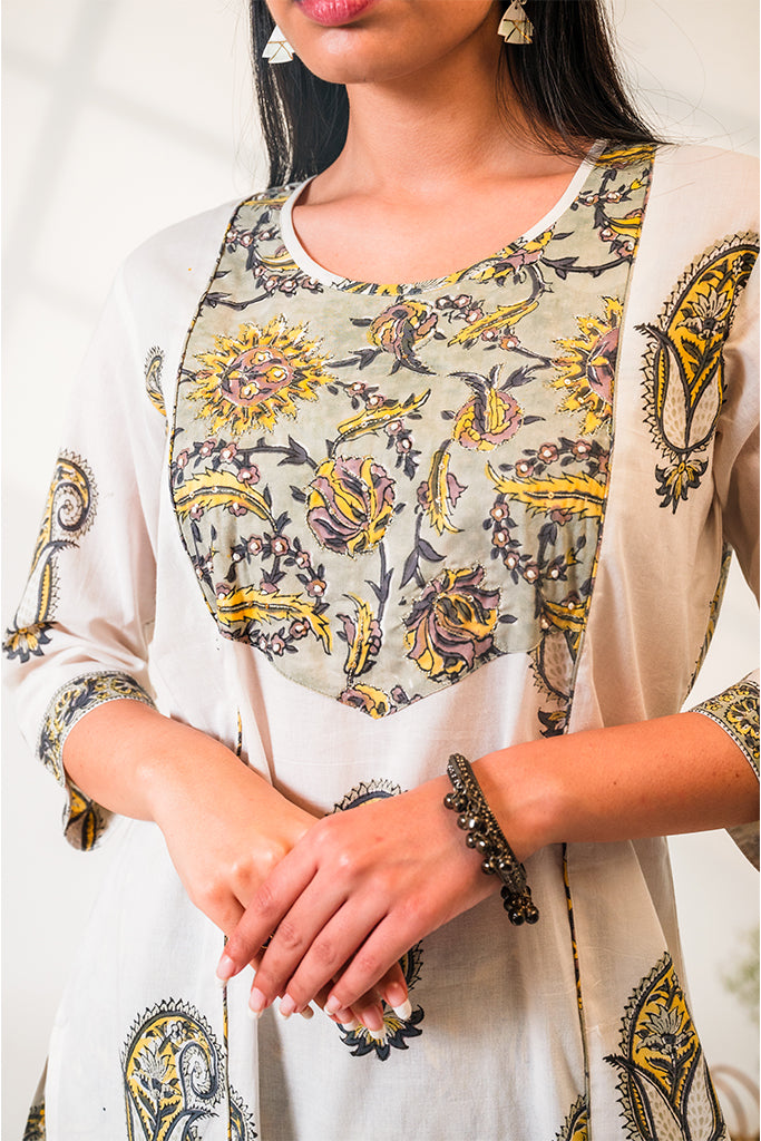 Hand-Block Printed Paislei Pattern White Kurta & Pant Set